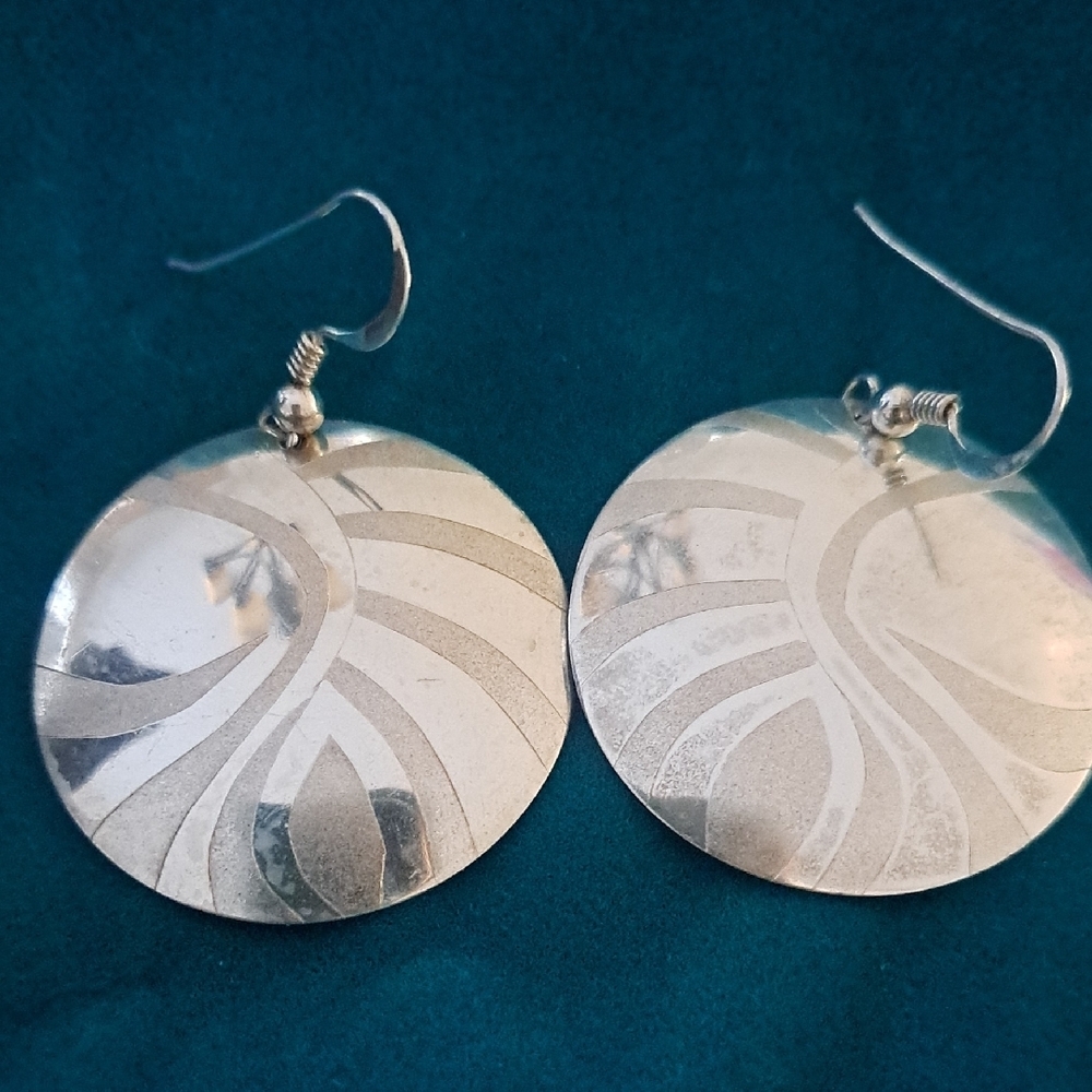 Vintage A. Hellings Sterling Silver Etched Disc Earrings - Picture 3 of 3